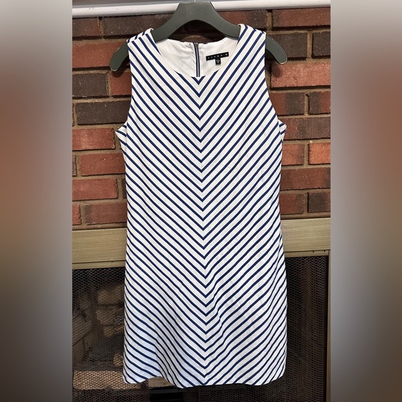 🛍️ Tiana B. 100% Cotton dress with lining Size 10 - Picture 3 of 9